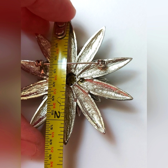 Avalaya Enamel and Rhinestone Flower Brooch, Vintage Enamel Brooch - Picture 4 of 4